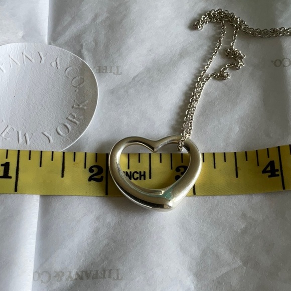 Authentic Tiffany Large Heart pendant with chain necklace. - Picture 10 of 11